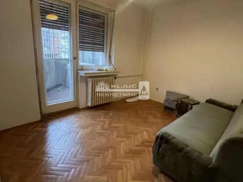 Prodaja, trosoban stan, 77m², Kalenić Pijaca, Vračar Sve Podlokacije - image 3