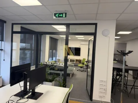 Rent, office space, 204m², Centar, Novi Sad - image 17