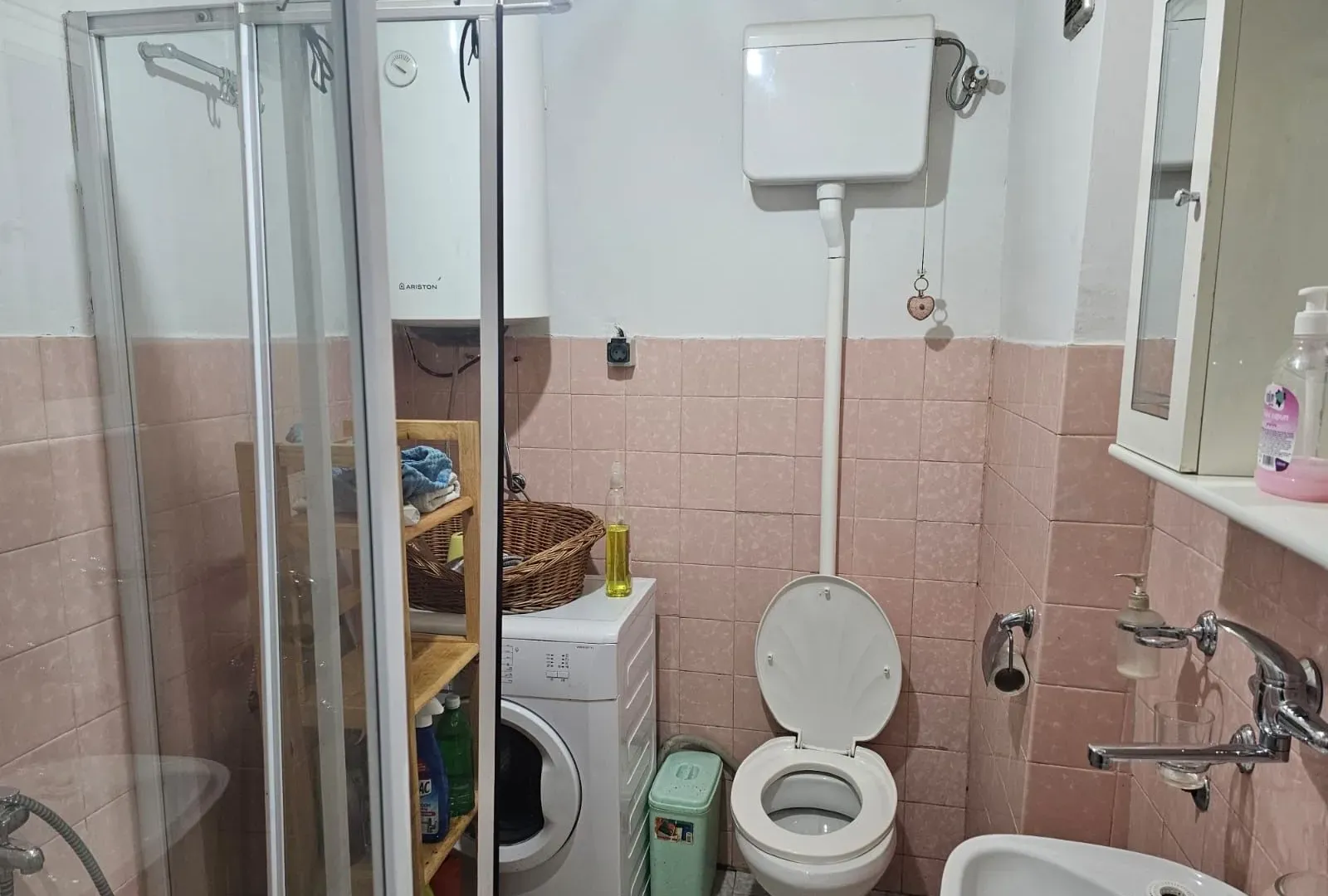 Izdavanje, dvosoban stan, 72m², Tuški Put, Podgorica