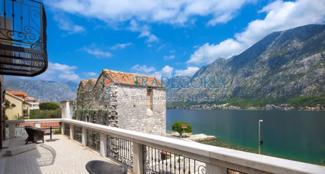 Prodaja, kuća, 497m², Prčanj, Kotor