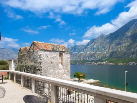 Prodaja, kuća, 497m², Prčanj, Kotor - image 10