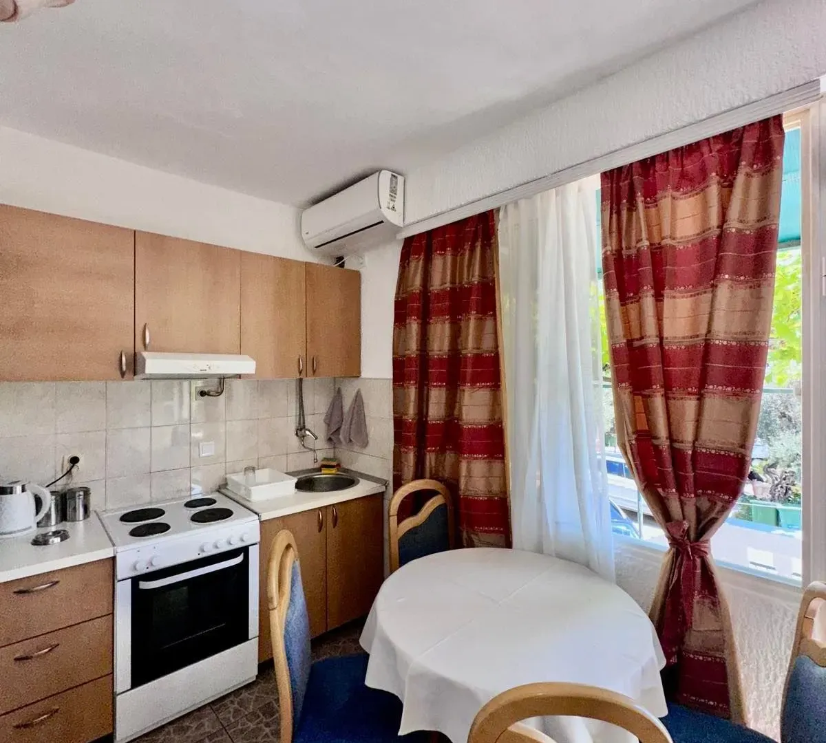 Sale, one bedroom apartment, 75m², Sveti Stefan, Budva