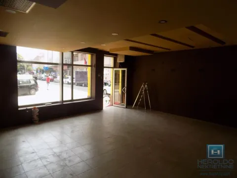 Rent, office space, 210m², Centar, Paraćin - image 4