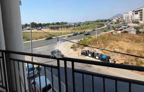 Pogled na okolinu i ulicu sa balkona. - image 16