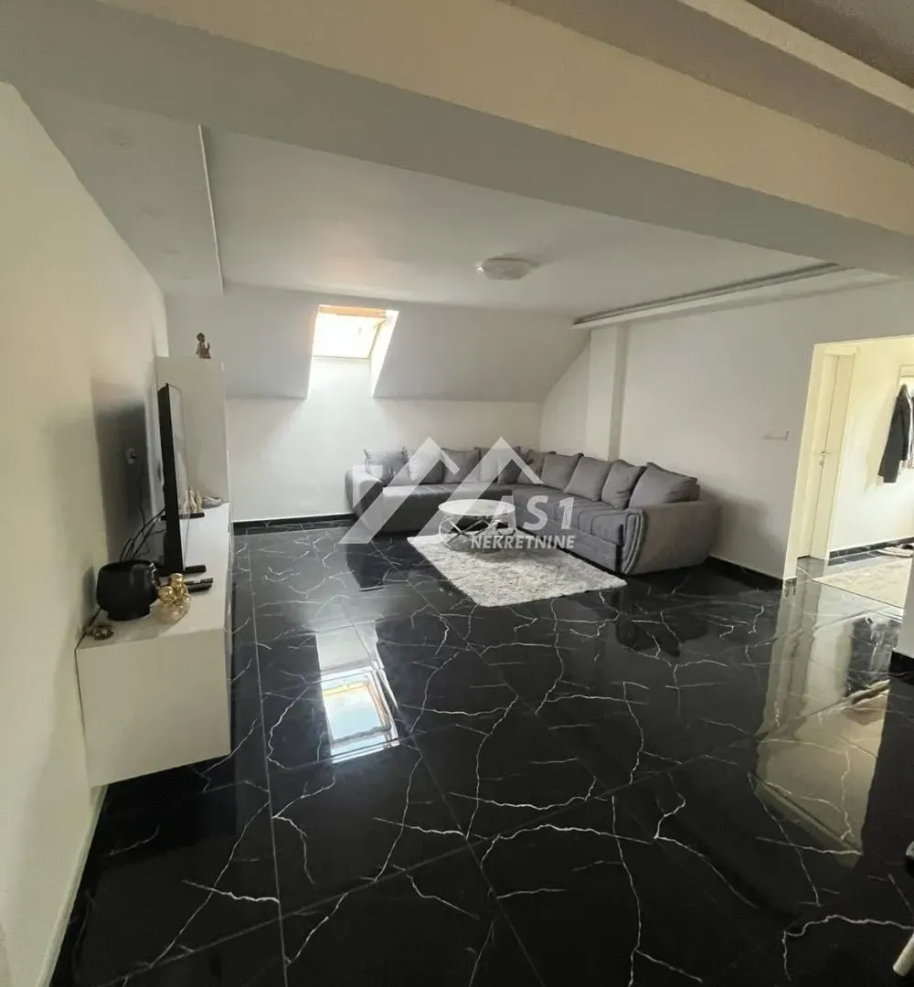 Izdavanje, trosoban stan, 100m², Adice, Novi Sad Sve Podlokacije