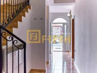 Izdavanje, kuća, 160m², Tološi, Podgorica - image 24