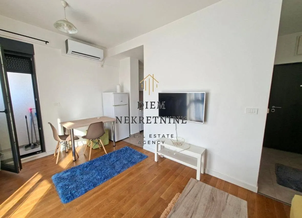 Rent, studio apartment, 33m², Centar, Bar