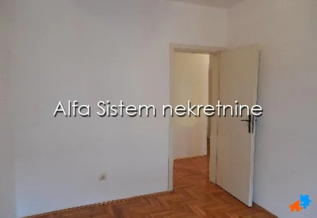 Izdavanje, poslovni prostor, 90m², Čukarica, Beograd