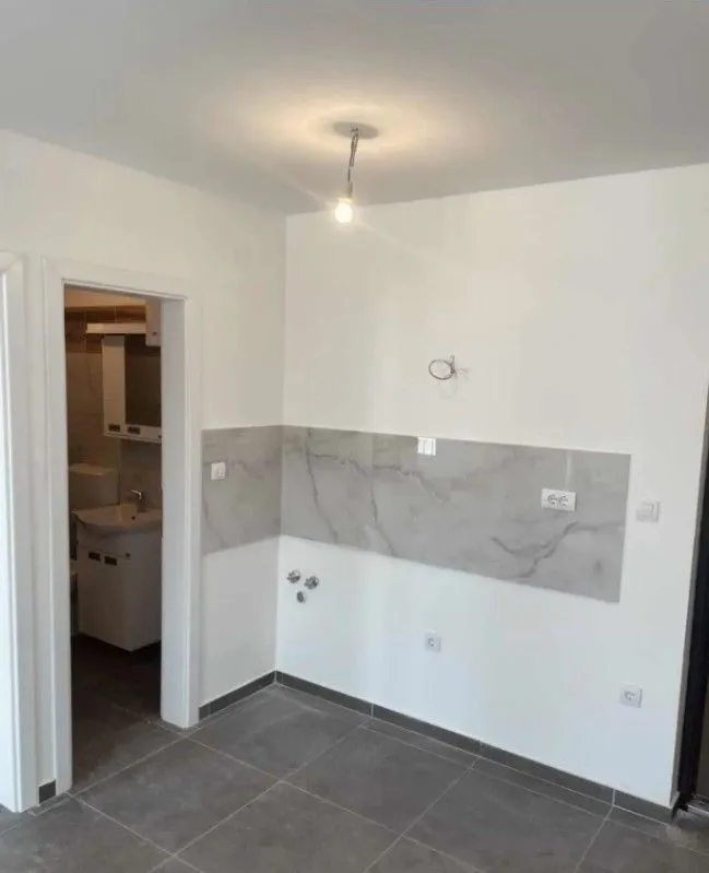 Prodaja, jednosoban stan, 33m², Srebrno jezero, Veliko Gradište