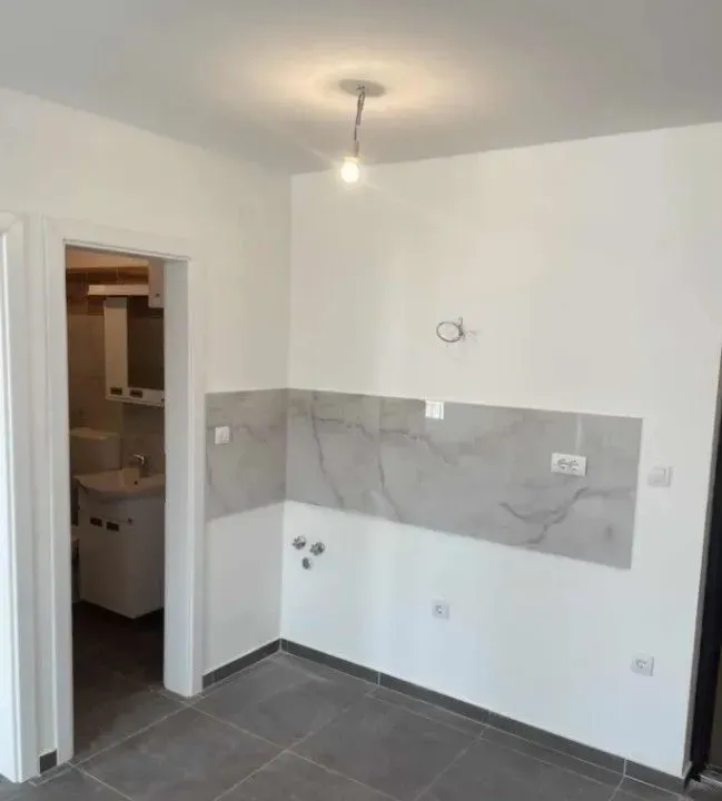 Prodaja, jednosoban stan, 33m², Srebrno jezero, Veliko Gradište