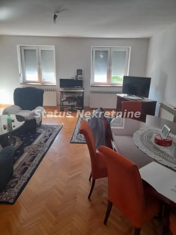 Prodaja, četvorosoban stan, 160m², Lipov gaj, Novi Sad Sve Podlokacije