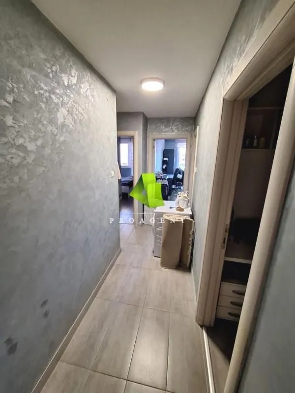 Prodaja, trosoban stan, 98m², Medijana, Niš