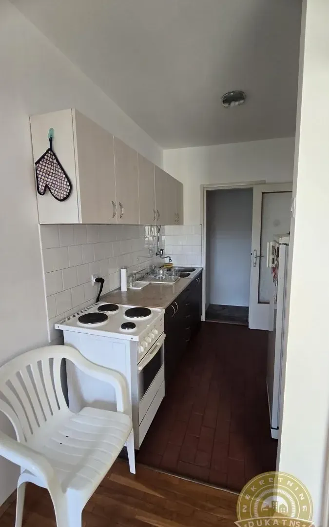 Izdavanje, dvosoban stan, 66m², Banatić, Novi Sad Sve Podlokacije