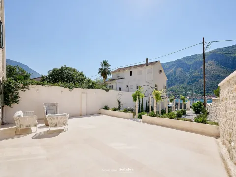 Rent, house, 200m², Dobrota, Kotor - image 36