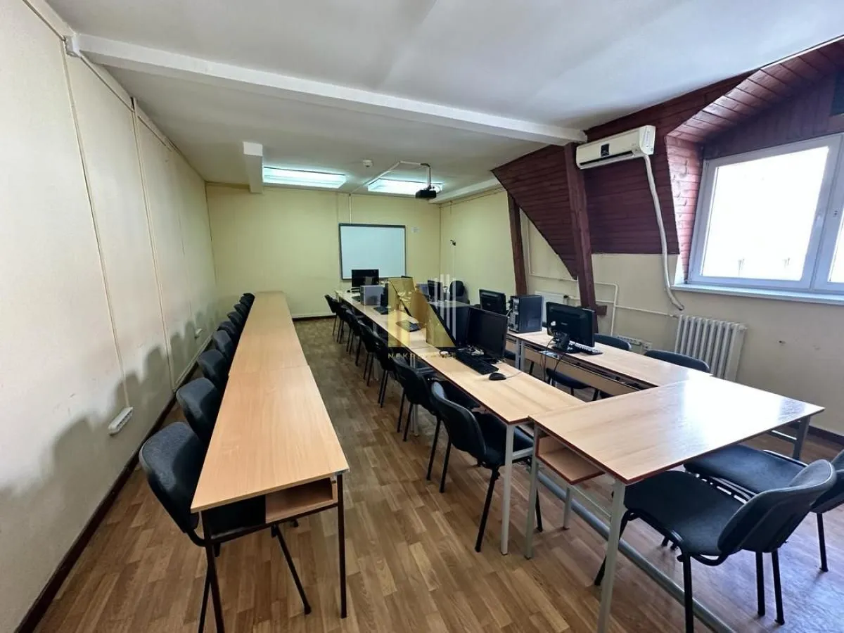 Rent, office space, 1000m², Centar, Novi Sad
