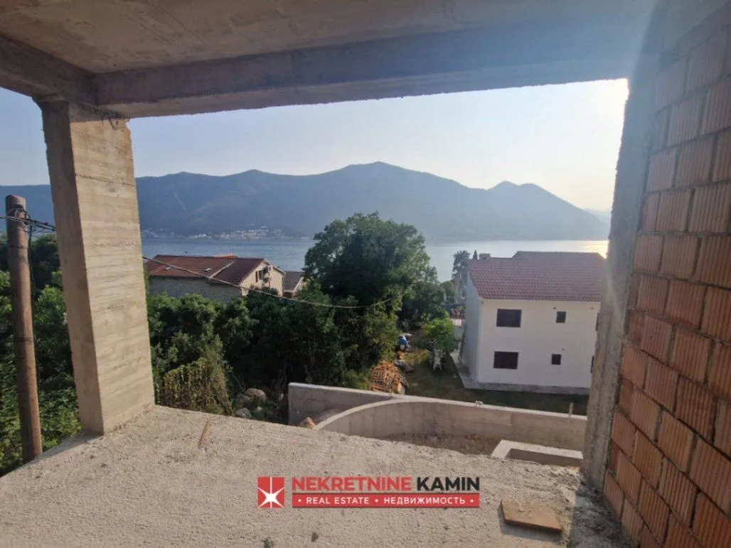 Prodaja, jednosoban stan, 58m², Dobrota, Kotor