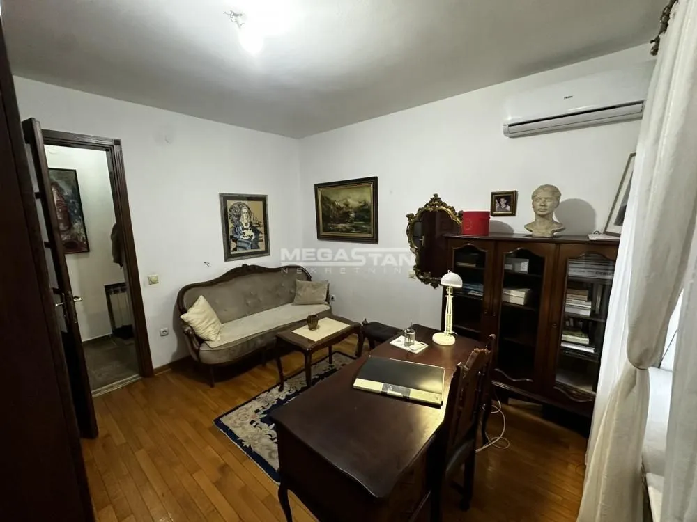 Sale, apartment, 109m², Stari Grad, Beograd