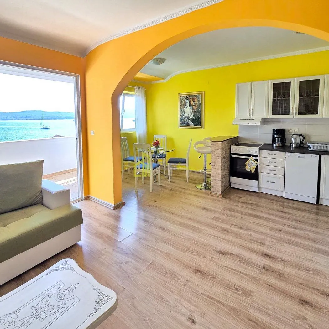 Rent, one bedroom apartment, 50m², Centar, Tivat