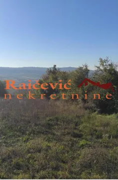 Pogled na prirodno okruženje i zelenilo sa placa. - image 3