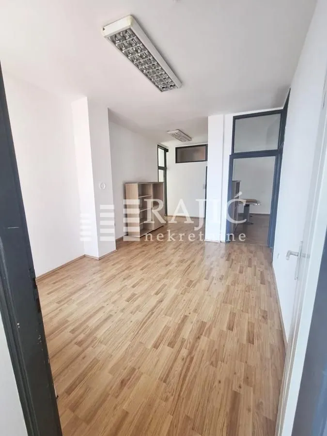 Rent, office space, 160m², Južni Bulevar, Vračar Sve Podlokacije