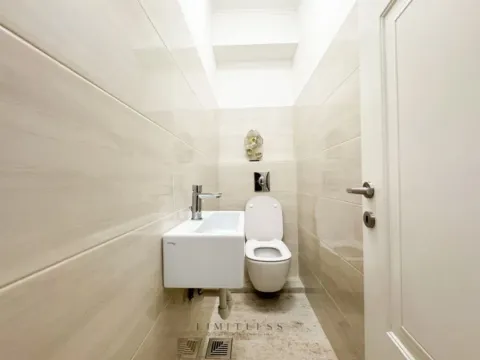 Izdavanje, trosoban stan, 95m², Momišići, Podgorica - image 8