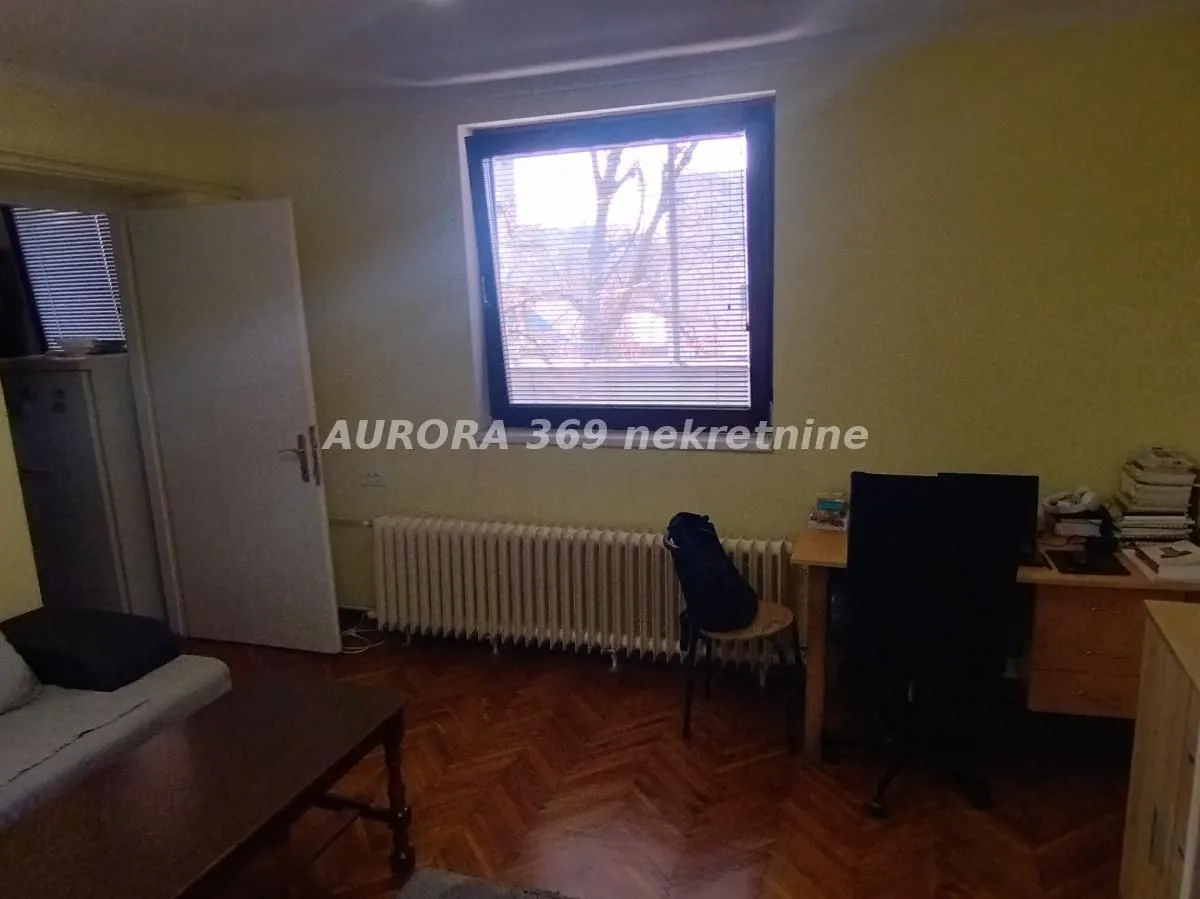 Izdavanje, jednosoban stan, 61m², Centar, Novi Sad