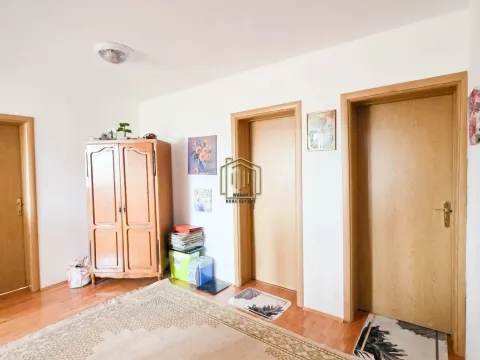 Prodaja, kuća, 350m², Zlatica, Podgorica - image 13
