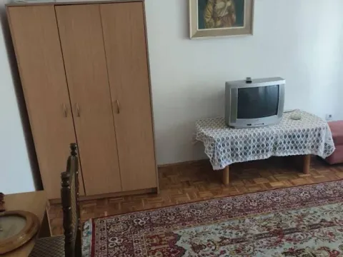 Izdavanje, trosoban stan, 80m², Novo naselje, Novi Sad - image 12