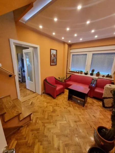 Prodaja, kuća, 160m², Sremska Kamenica, Petrovaradin