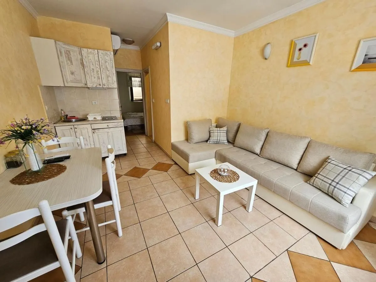 Prodaja, kuća, 420m², Prčanj, Kotor