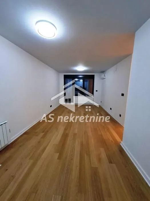 Izdavanje, trosoban stan, 72m², Crveni Krst, Beograd