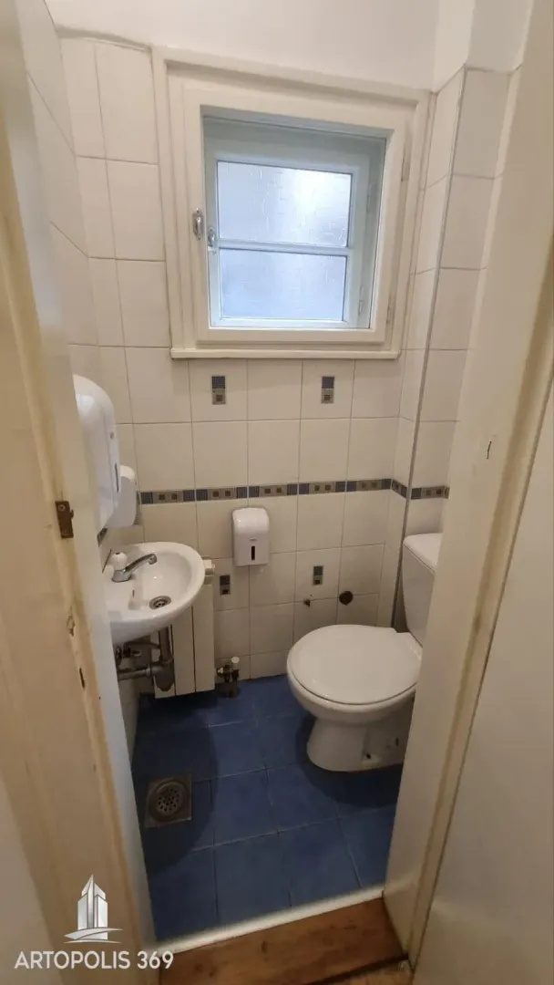 Izdavanje, poslovni prostor, 90m², Stari Grad, Beograd