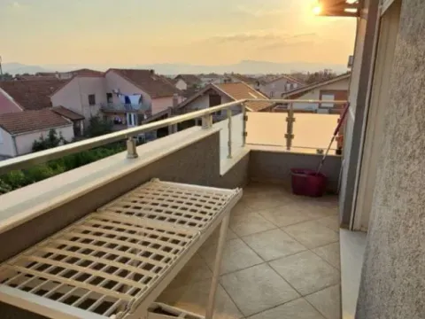 Izdavanje, dvosoban stan, 65m², Stari Aerodrom, Podgorica - image 12