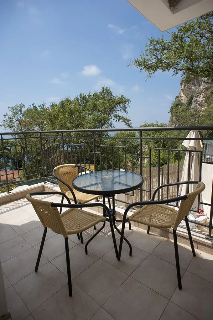 Sale, house, 400m², Perazića do, Budva