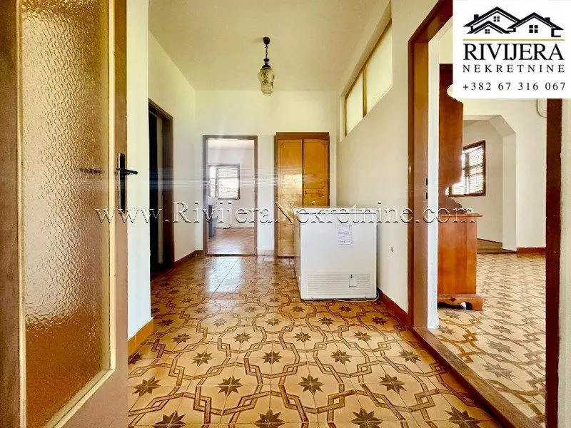 Prodaja, dvosoban stan, 104m², Centar, Tivat