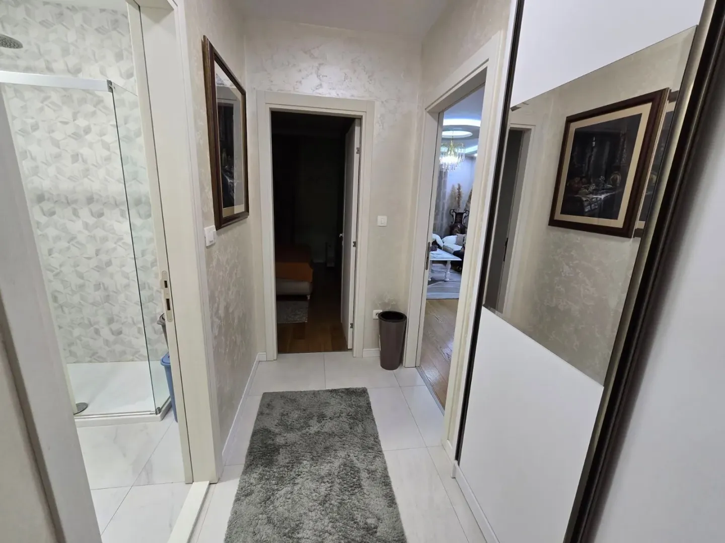 Izdavanje, jednosoban stan, 49m², Central Point, Podgorica