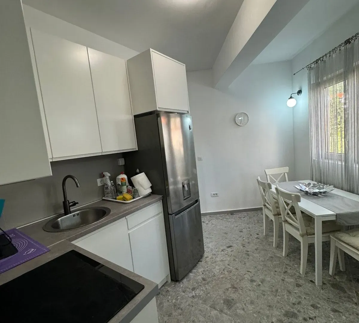 Izdavanje, jednosoban stan, 63m², Slovenska Plaža, Budva