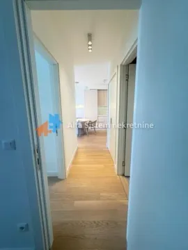 Izdavanje, trosoban stan, 74m², Savski Venac, Beograd - image 22