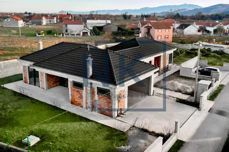 Sale, house, 259m², Kokoti, Podgorica