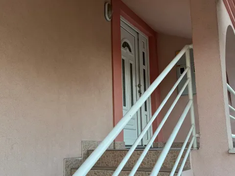 Izdavanje, trosoban stan, 88m², Dajbabe, Podgorica - image 23