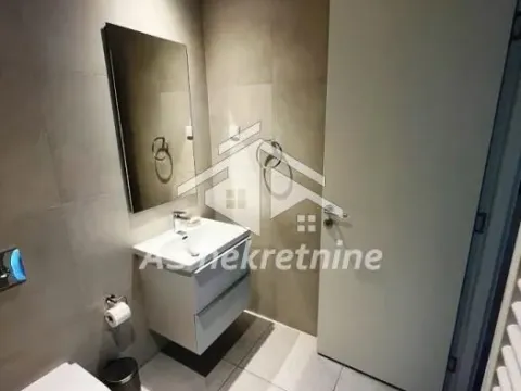 Izdavanje, trosoban stan, 79m², Savski Venac, Beograd - image 28