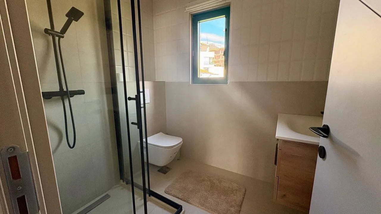 Izdavanje, dvosoban stan, 100m², Donja Lastva, Tivat