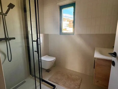 Izdavanje, dvosoban stan, 100m², Donja Lastva, Tivat - image 13