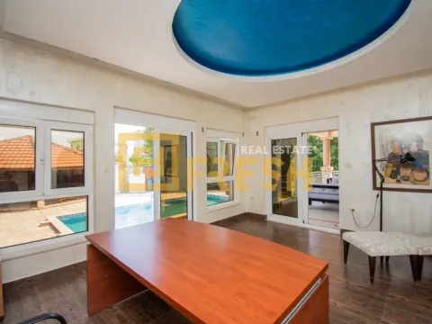 Izdavanje, kuća, 330m², Zeta, Podgorica - image 13