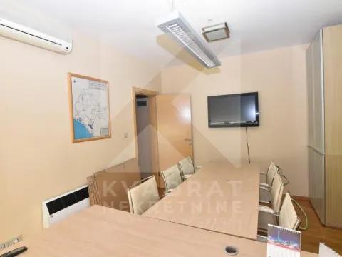 Rent, office space, 40m², Preko Morače, Podgorica