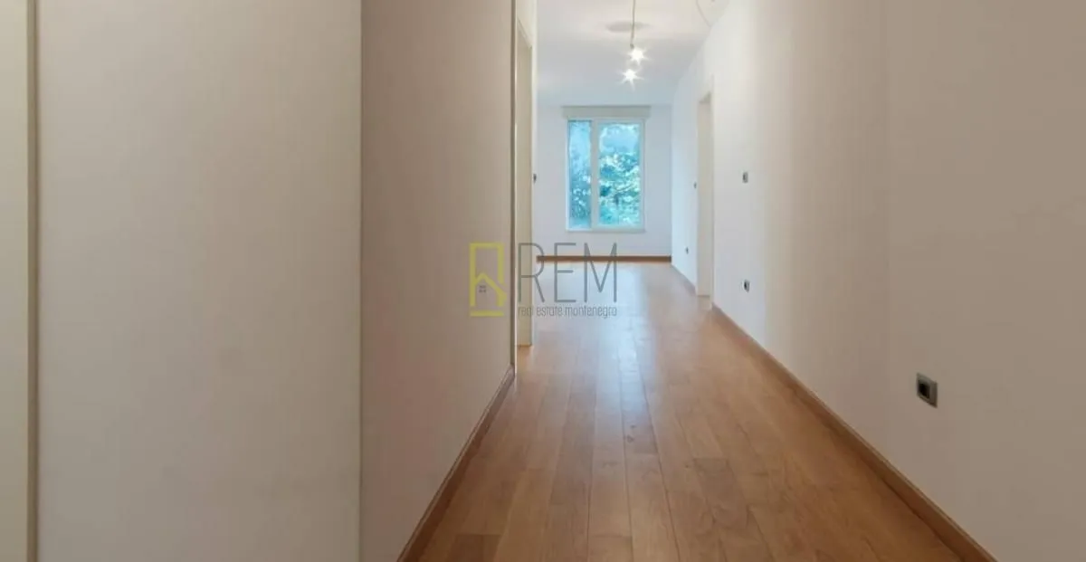 Prodaja, trosoban stan, 114m², Centar, Podgorica
