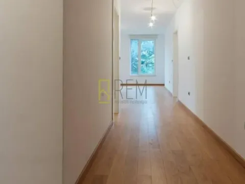 Prodaja, trosoban stan, 114m², Centar, Podgorica - image 5