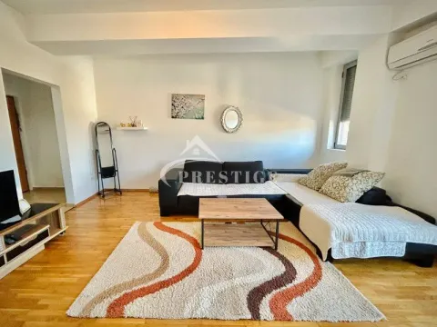 Izdavanje, jednosoban stan, 58m², Stari Aerodrom, Podgorica