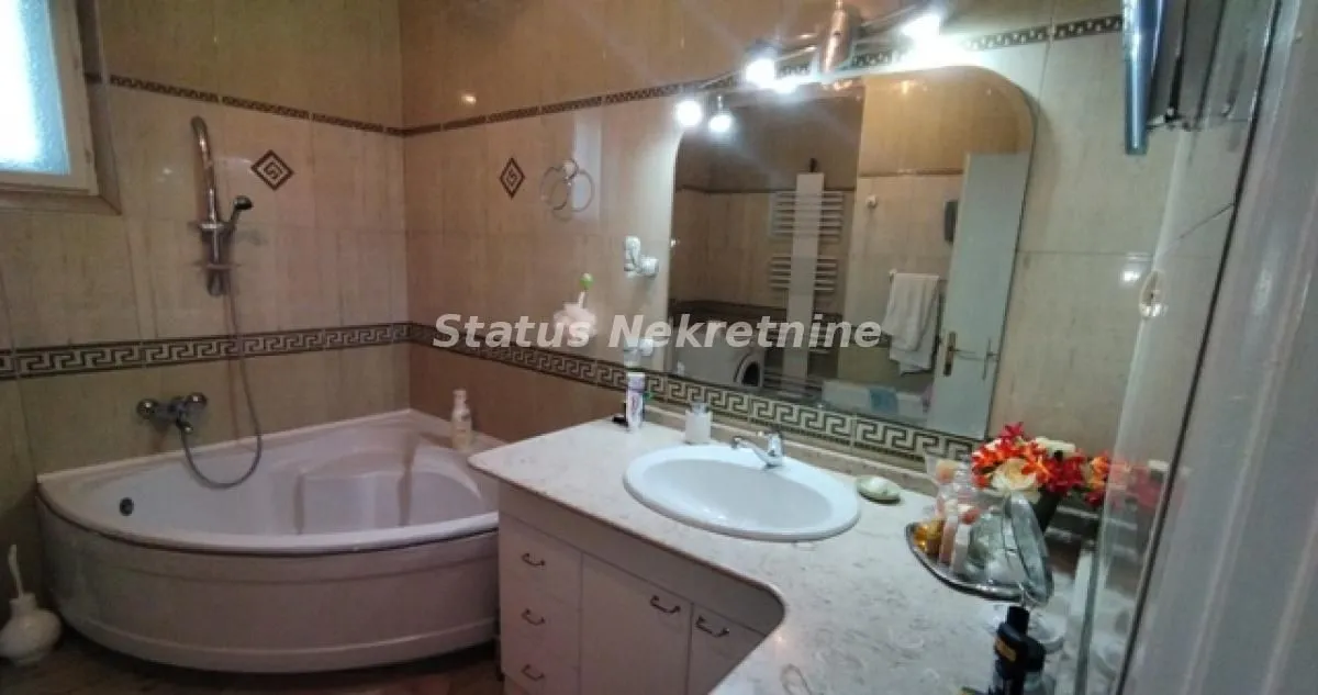 Prodaja, kuća, 274m², Temerin, Novi Sad