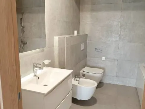 Izdavanje, trosoban stan, 127m², Master Kvart, Podgorica - image 8